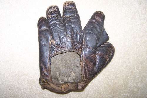 Early 1900's Spalding Crescent Glove Back